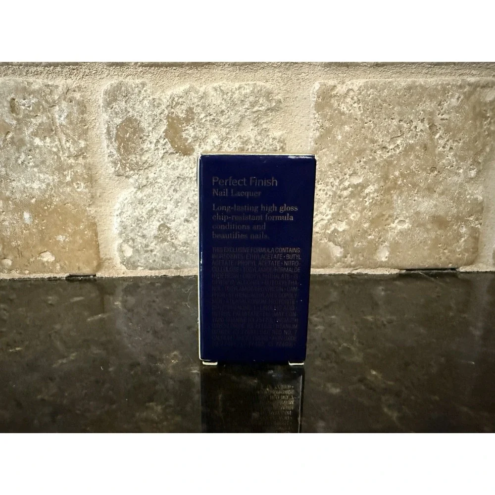 ESTEE‎ LAUDER PERFECT FINISH NAIL LACQUER In Bloom NEW In Box